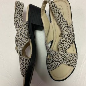 NEW!! Girls Old Soles Leopard Print Sandals Size 34 EU/ 2.5 US